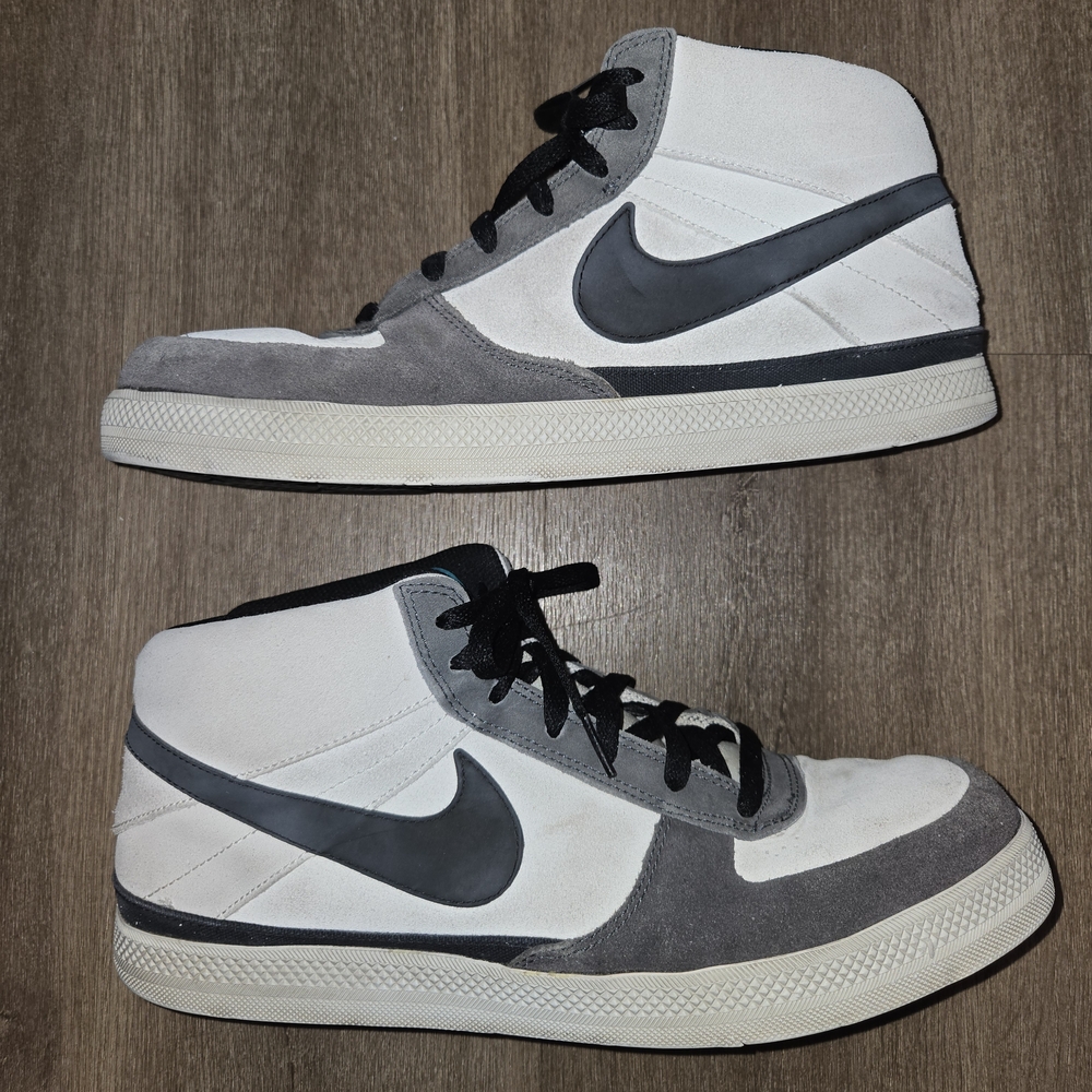 Nike Men's High-Top Sneakers in White and Gray